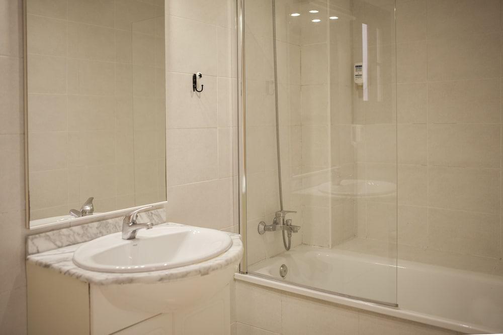 Las Ramblas Pasaje Bacardi Apartments Barcelona Ngoại thất bức ảnh