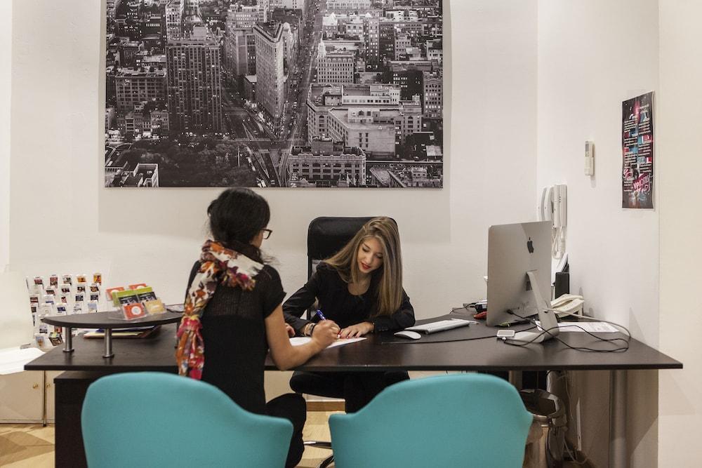 Las Ramblas Pasaje Bacardi Apartments Barcelona Ngoại thất bức ảnh